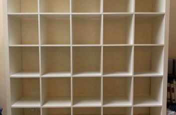 Entry Shelf Furniture with Storage Cubbyholes